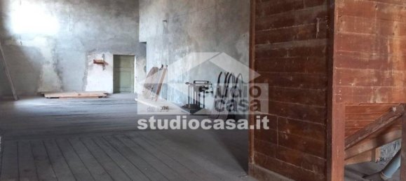 3 Schlafzimmer Haus in Dovera, Italy, Nr. 266847 36