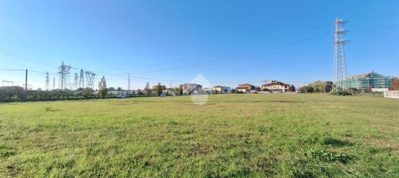  قطعة أرض في Magenta, Italy 11180متر مربع رقم 18047 9