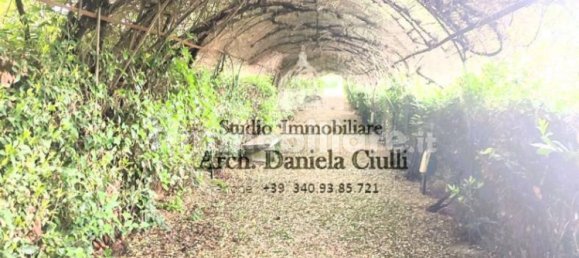 4 bedrooms Apartment in Florence, Italy No. 148001 10