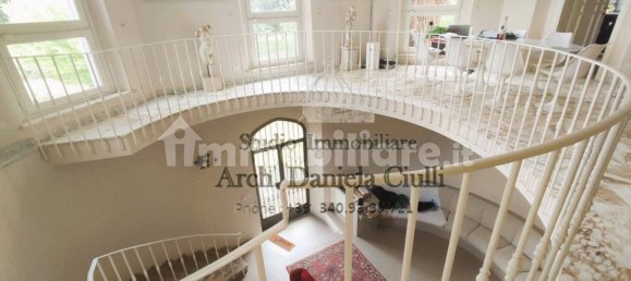 4 bedrooms Apartment in Florence, Italy No. 148001 18