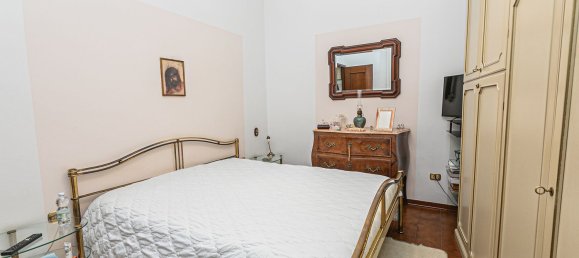 8 rooms Apartment in Genoa, Italy No. 299793 12