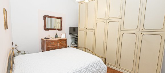 8 rooms Apartment in Genoa, Italy No. 299793 11