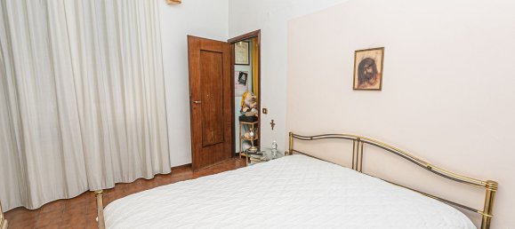 8 rooms Apartment in Genoa, Italy No. 299793 13