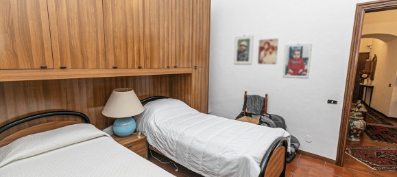 8 rooms Apartment in Genoa, Italy No. 299793 23