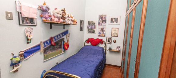 8 rooms Apartment in Genoa, Italy No. 299793 9