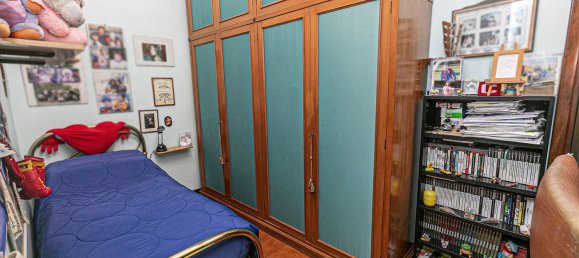 8 rooms Apartment in Genoa, Italy No. 299793 8