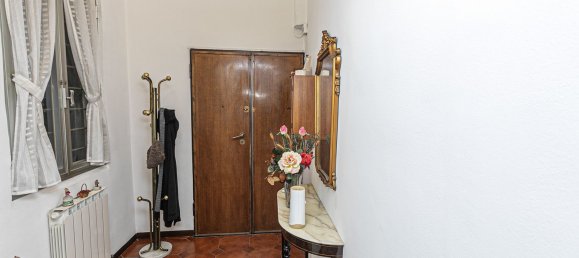 8 rooms Apartment in Genoa, Italy No. 299793 3