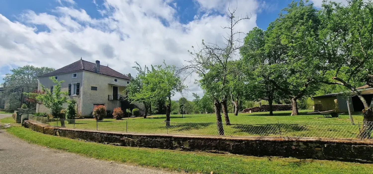 3 bedrooms House in Luzech, France No. 351917
