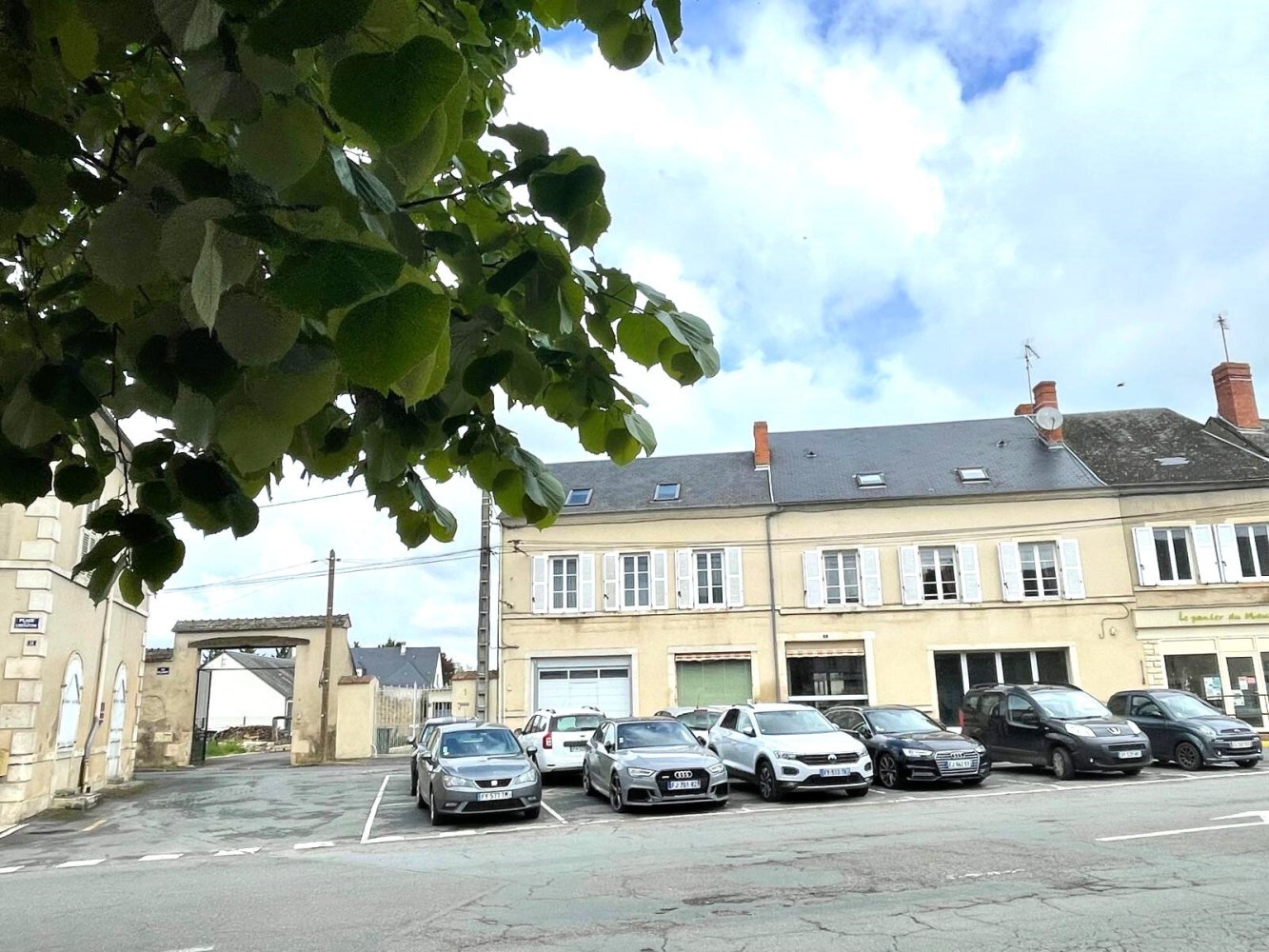 Casa de 5 dormitorios en Dun-sur-Auron, France No. 256143