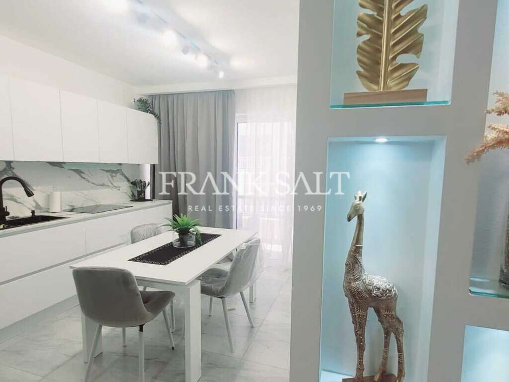 Apartamento de 2 dormitorios en Saint Paul's Bay, Malta No. 8120