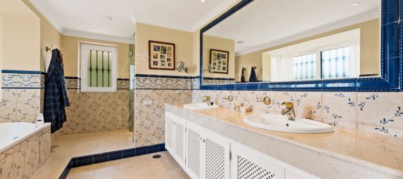 Вилла с 4 спальнями в Малага, Испания № 105446 41