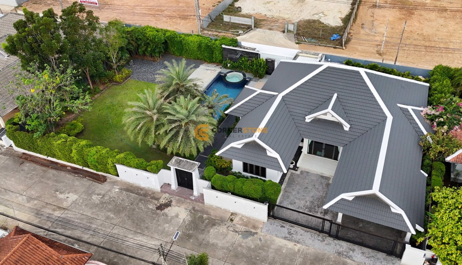 250m² House in Pattaya, Thailand No. 27423