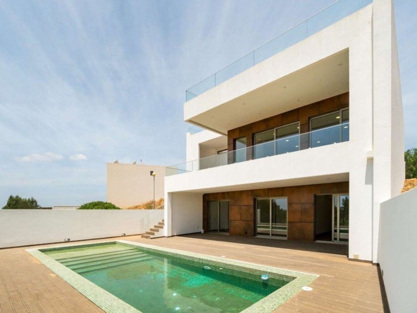 3 bedrooms House in Mexilhoeira Grande, Portugal No. 121372