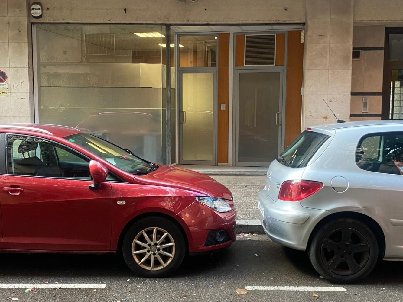 61m² Commercial property in Girona, Spain No. 272743