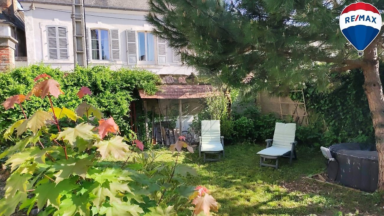 5 bedrooms House in La Chapelle-d'Angillon, France No. 77022