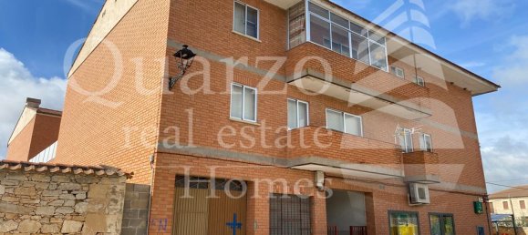 Apartamento de 4 dormitorios en Segovia, Spain No. 28552 28