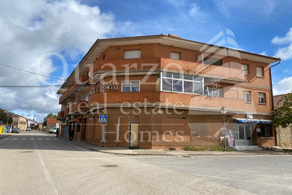 Apartamento de 4 dormitorios en Segovia, Spain No. 28552