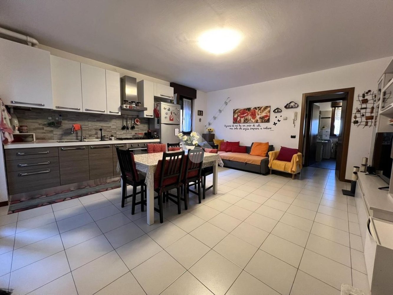 Apartamento de 2 divisões em Carugate, Italy N.º 5018