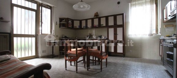 3 bedrooms Villa in Gerenzano, Italy No. 354851 9