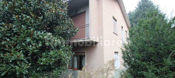 3 bedrooms Villa in Gerenzano, Italy No. 354851 3