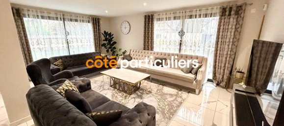 Casa de 4 dormitorios en Saint-Pierre-les-Elbeuf, France No. 310555 2