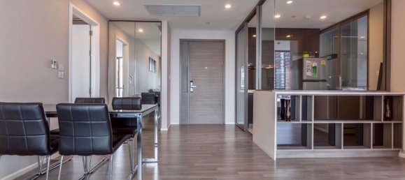 Кондоминиум  с 2 спальнями в Клонг Тоэй, Таиланд № 10038 5