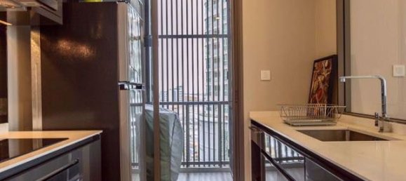 Кондоминиум  с 2 спальнями в Клонг Тоэй, Таиланд № 10038 6