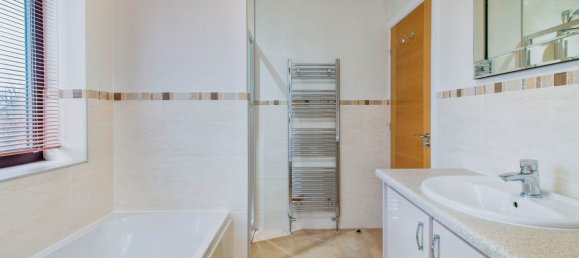 Haus in Leeds, United Kingdom, Nr. 2491 4