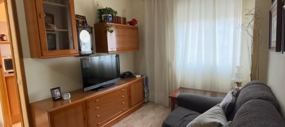 3 Schlafzimmer Wohnung in L'Hospitalet de Llobregat, Spain, Nr. 167589 2