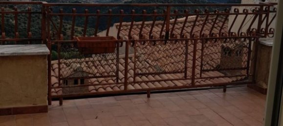 5 rooms House in Crucoli, Italy No. 254911 2