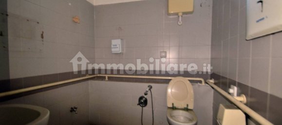 Imóvel comercial de 4 divisões em Genoa, Italy N.º 353330 10