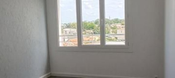 Apartamento de 2 dormitorios en Merignac, France No. 320188 3