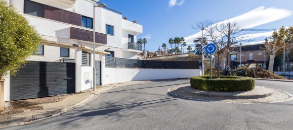 4 bedrooms House in Huetor Vega, Spain No. 168893 2