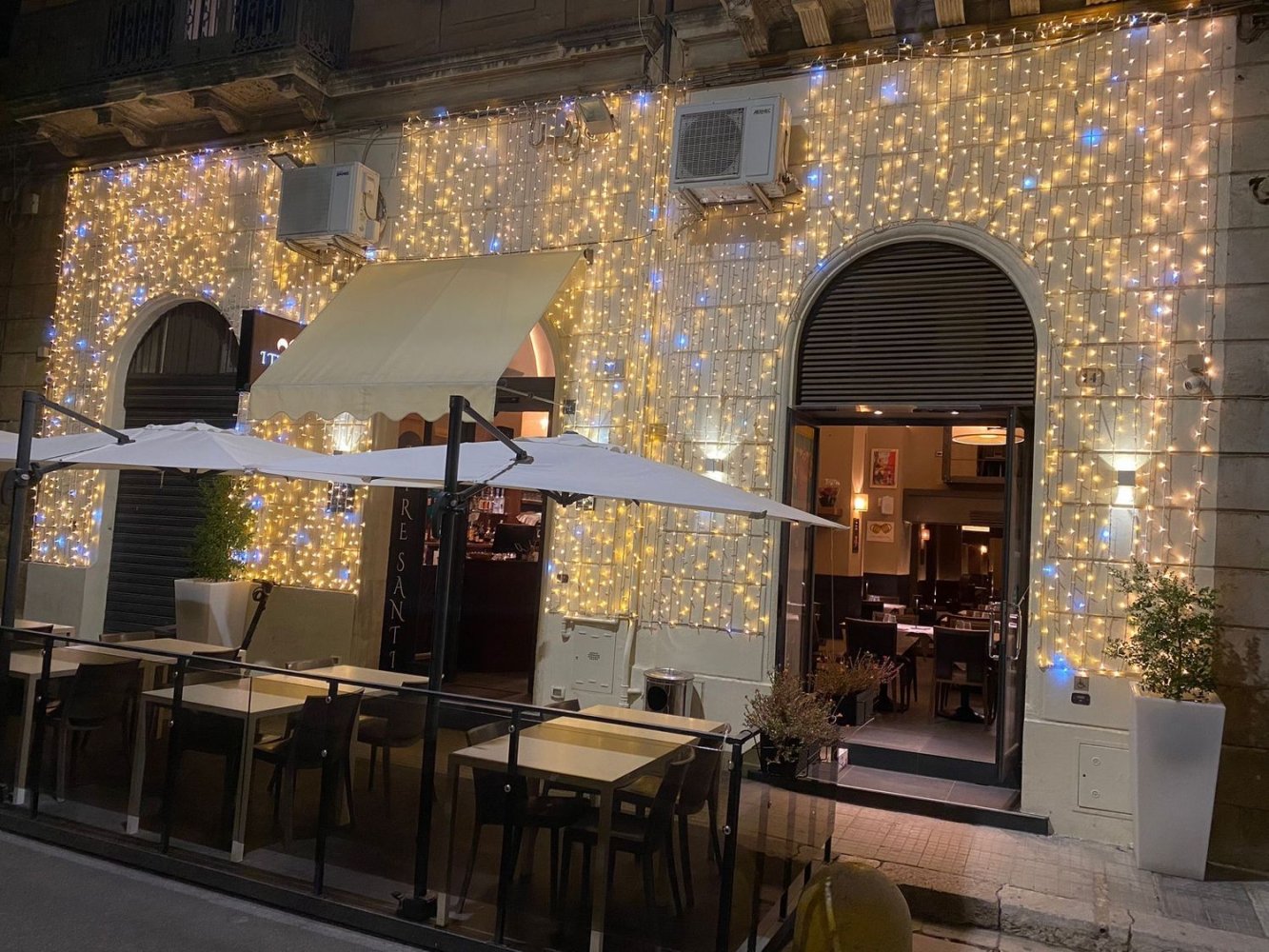 Propiedad comercial en Lecce, Italy 150 m² No. 254852