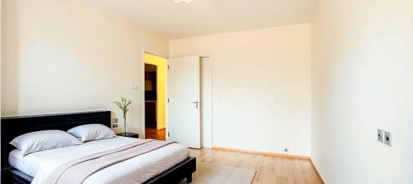 2 bedrooms Apartment in Colombes, France No. 296314 3