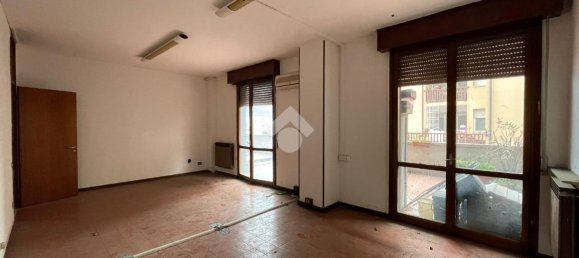 5 rooms Apartment in Costa Volpino, Italy No. 135923 4