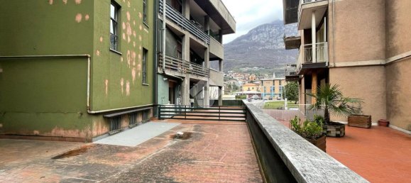 5 rooms Apartment in Costa Volpino, Italy No. 135923 20