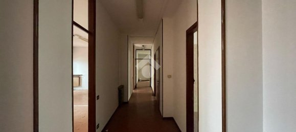 5 rooms Apartment in Costa Volpino, Italy No. 135923 12