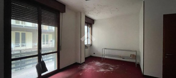 5 rooms Apartment in Costa Volpino, Italy No. 135923 9