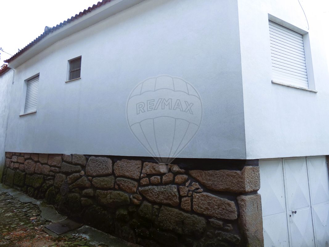 2 bedrooms House in Sanfins do Douro, Portugal No. 169370
