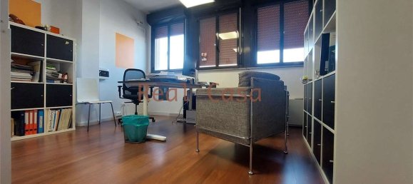 Lagerhaus in Modena, Italy 635m², Nr. 303817 29