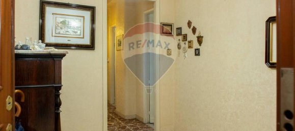 4-salle Appartement à Catania, Italy No. 28192 9