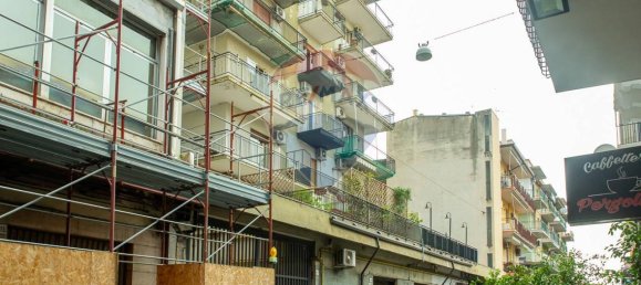 4-salle Appartement à Catania, Italy No. 28192 3