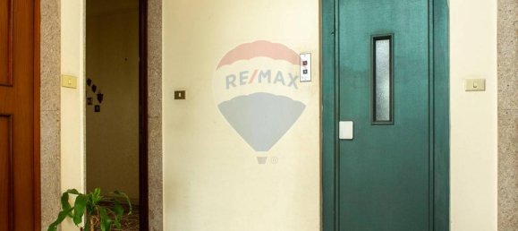 4-salle Appartement à Catania, Italy No. 28192 8