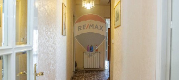 4-salle Appartement à Catania, Italy No. 28192 12