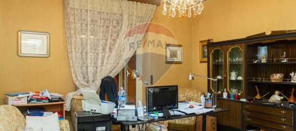 4-salle Appartement à Catania, Italy No. 28192 27