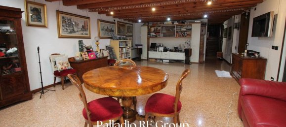 3 bedrooms Apartment in Vicenza, Italy No. 340997 2