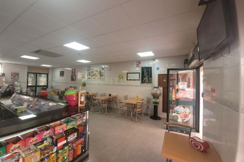 1 bedroom Commercial property in Cascais, Portugal No. 224826