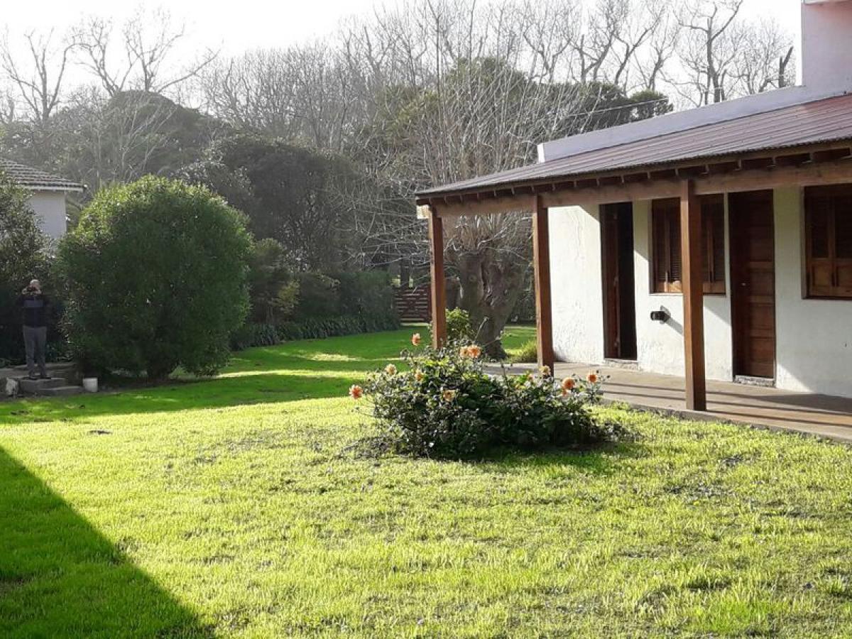 310m² Commercial property in Mar del Plata, Argentina No. 106299