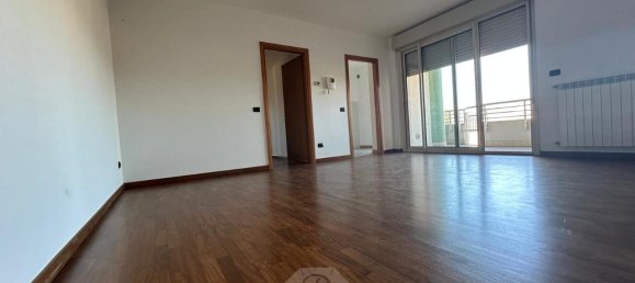 Apartamento de 3 habitaciónes en Gallarate, Italy No. 159197 22